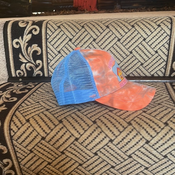 Trucker hat, with ponytail eyelet, adjustable snap back. - Picture 2 of 4